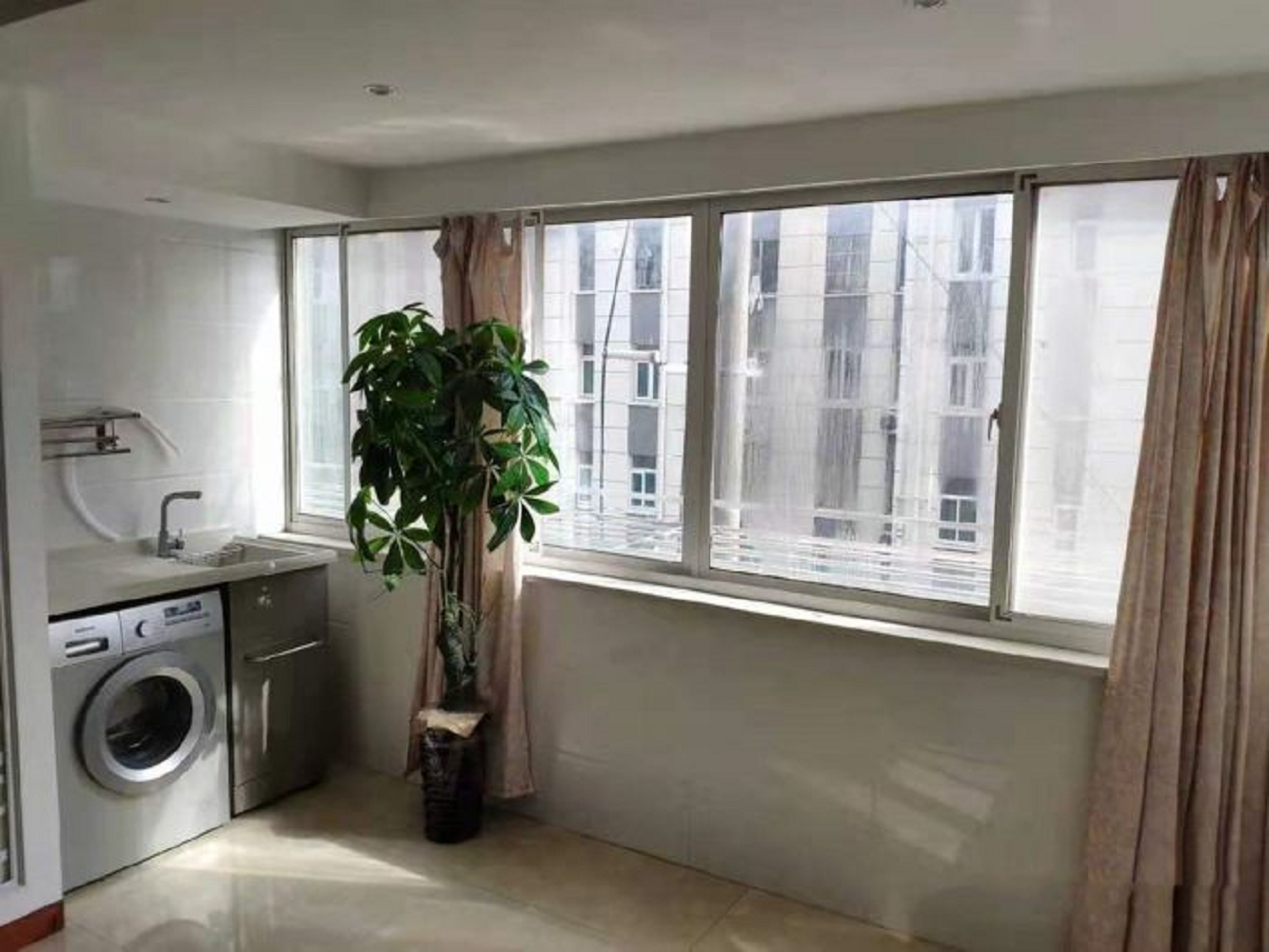 晨苑 3室2厅1卫 97m&sup2;