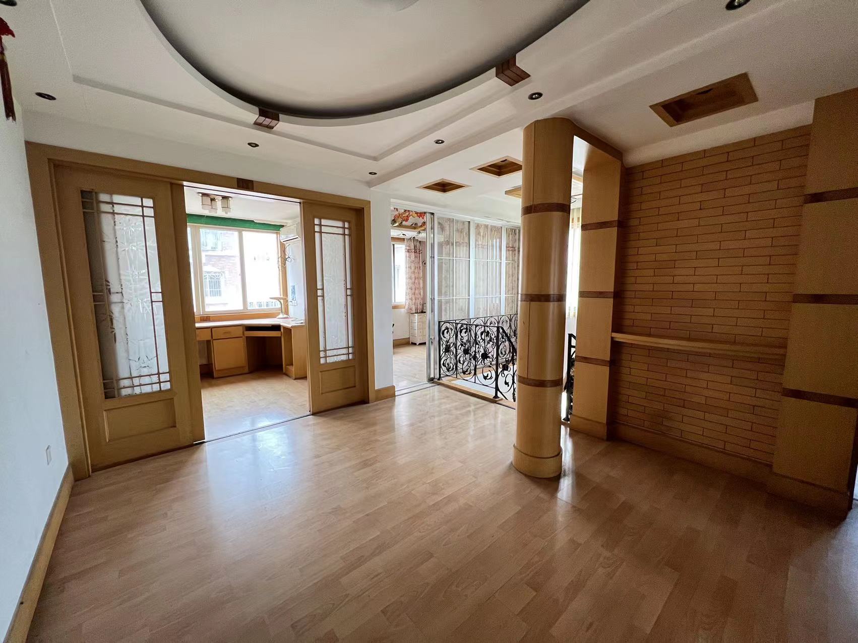 黎明花园 2室2厅1卫 93.25m&sup2;