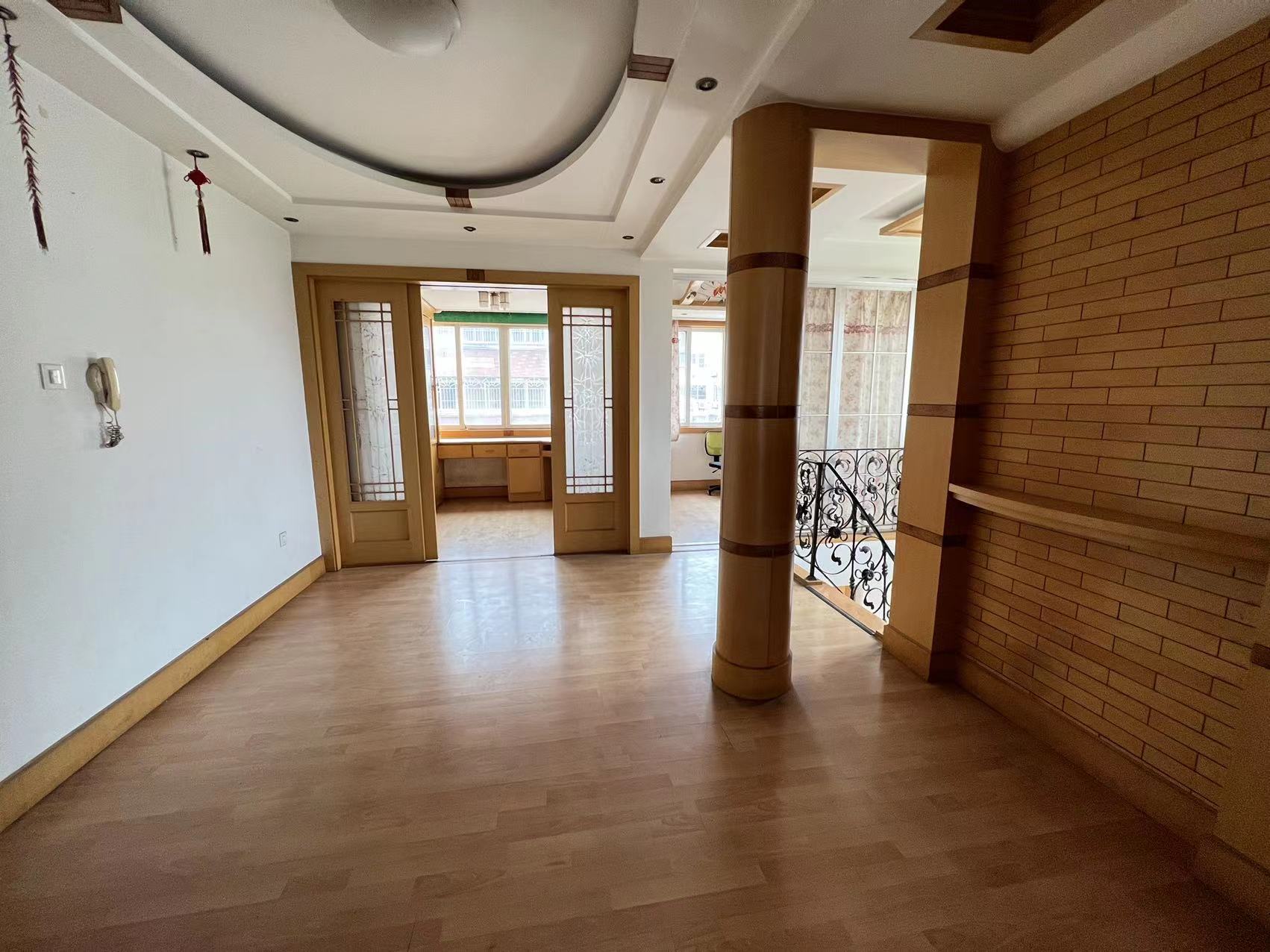 黎明花园 2室2厅1卫 93.25m&sup2;