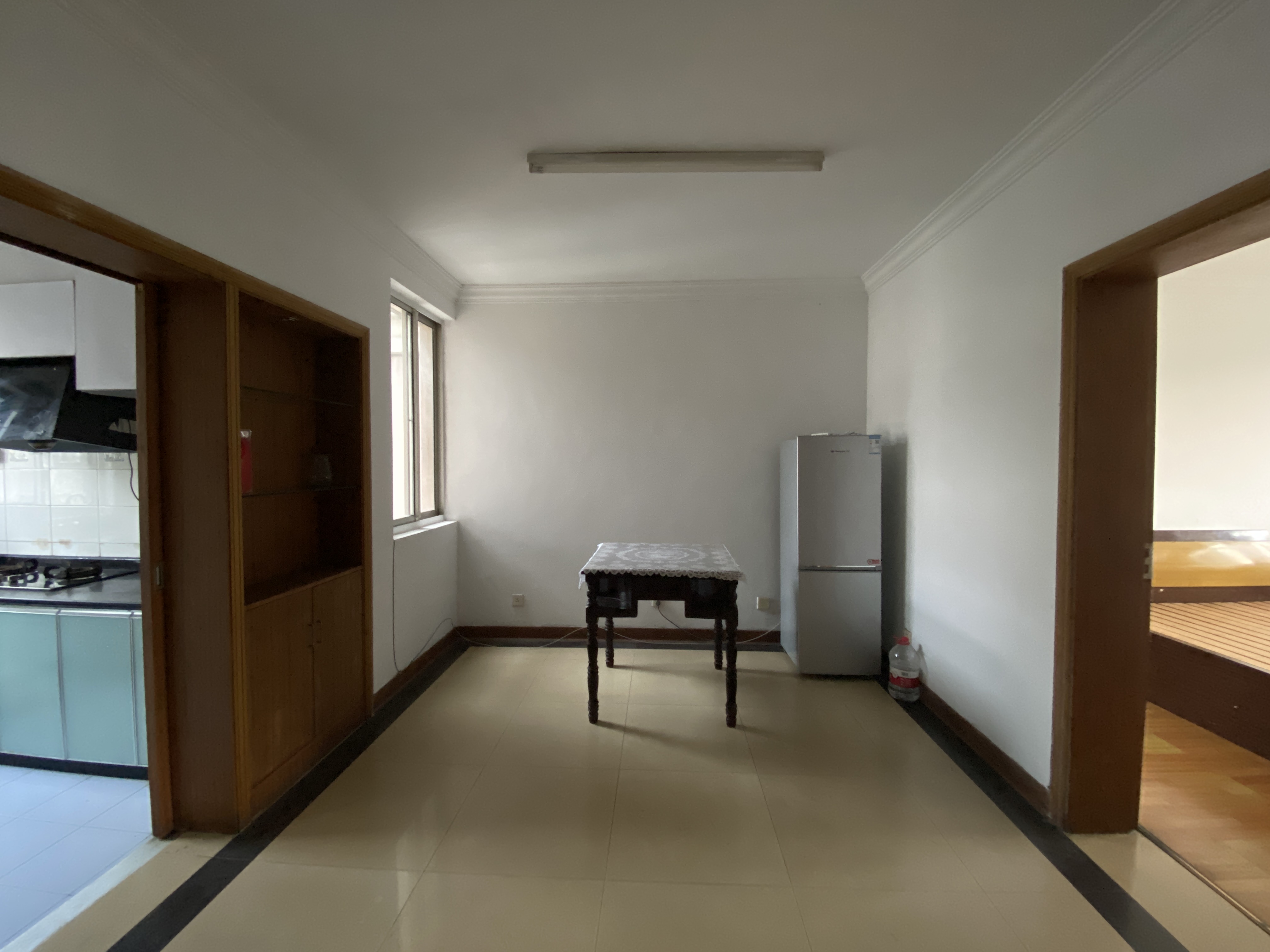 新开中苑 2室2厅1卫 73m&sup2;