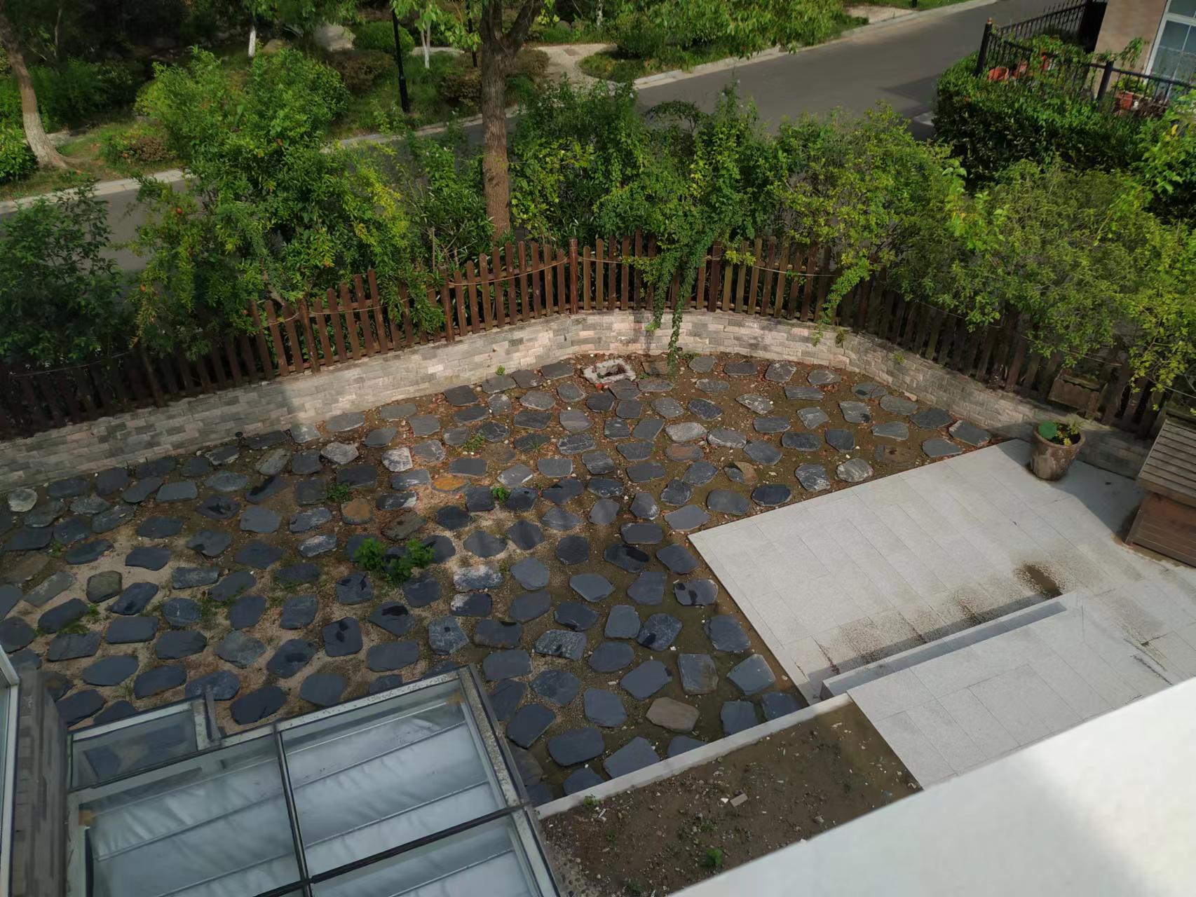 豪华装修，院子靠河，景观花园，带大露台，北门入户