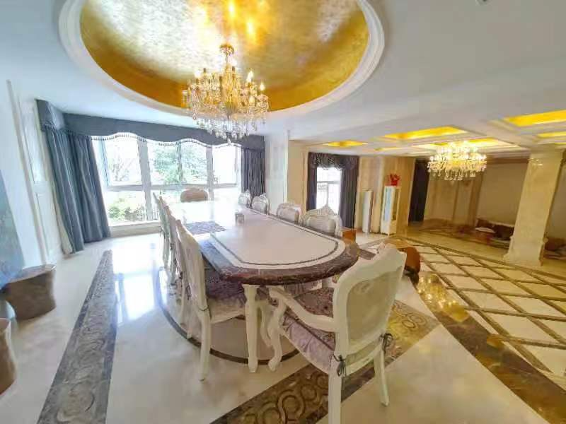 东郊庄园 4室2厅3卫 560m&sup2;