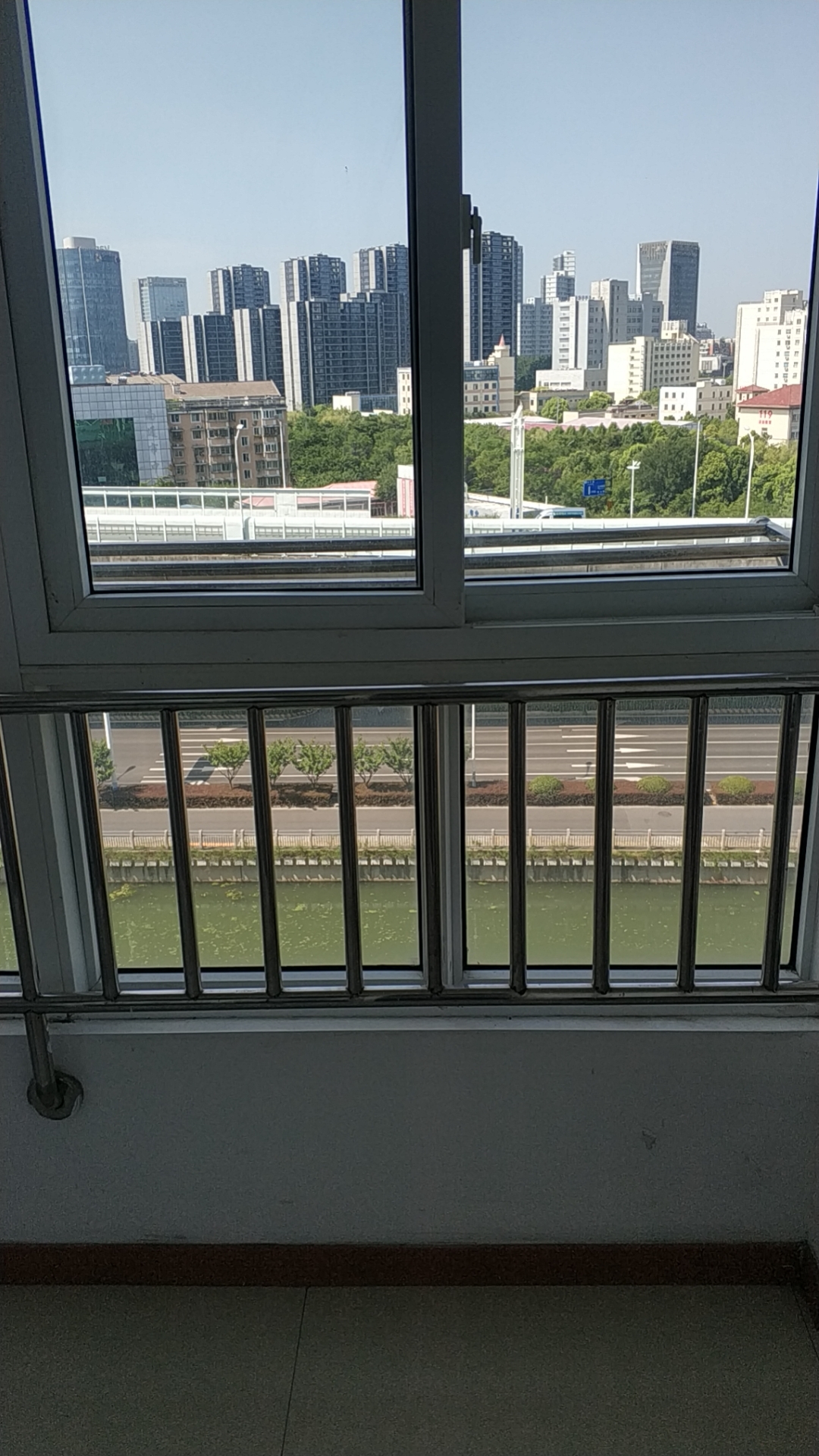 学士府 3室2厅1卫 107m&sup2;