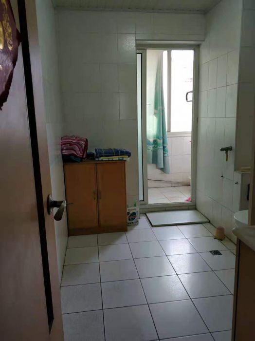 湾子头新寓 5室2厅2卫 180m&sup2;