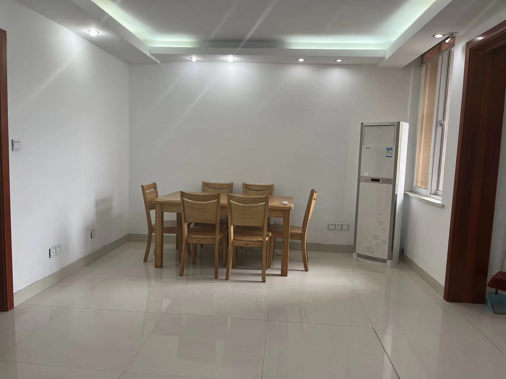 新港花苑西区 2室2厅1卫 87m&sup2;