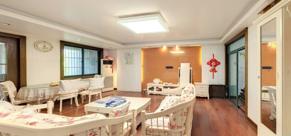 凤凰莱茵苑 3室2厅2卫 136.22m&sup2;