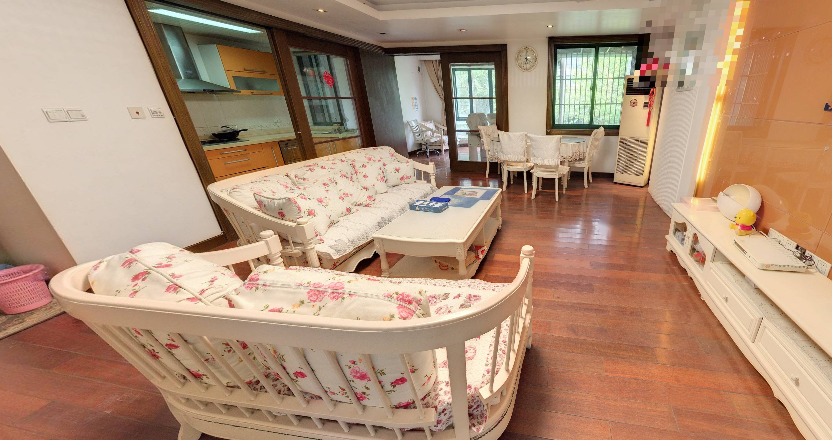 凤凰莱茵苑 3室2厅2卫 136.22m&sup2;