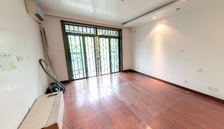 凤凰莱茵苑 3室2厅2卫 136.22m&sup2;