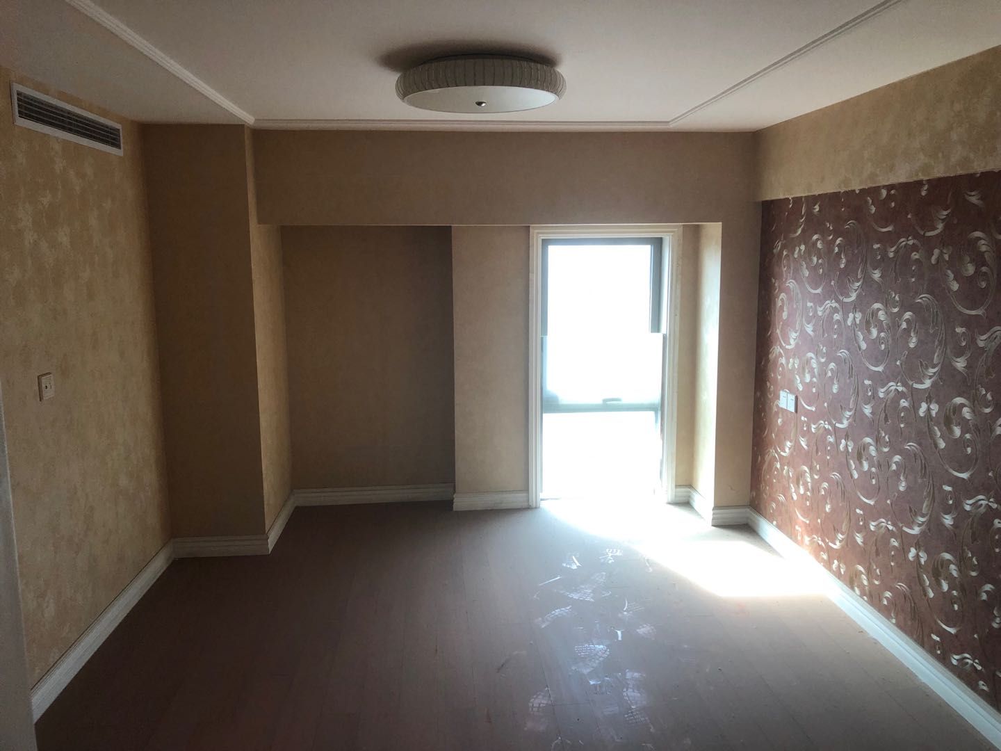 绿洲国际商务公馆C 1室1厅1卫 65m&sup2;