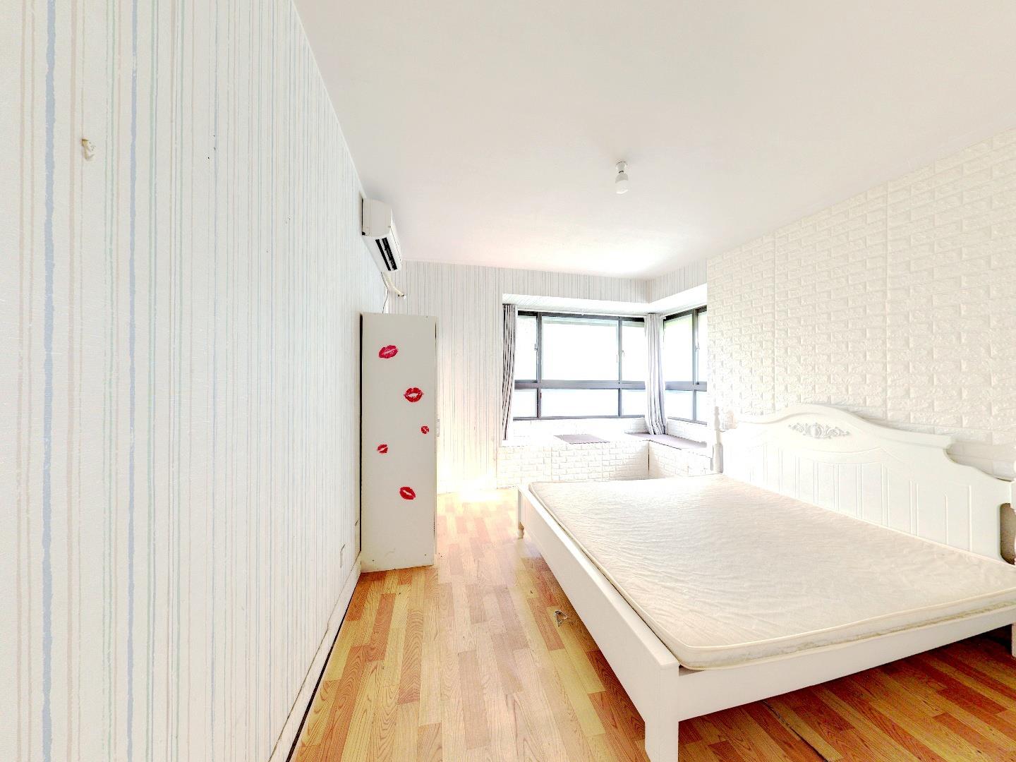 保利香槟国际 4室2厅2卫 137.00m&sup2;