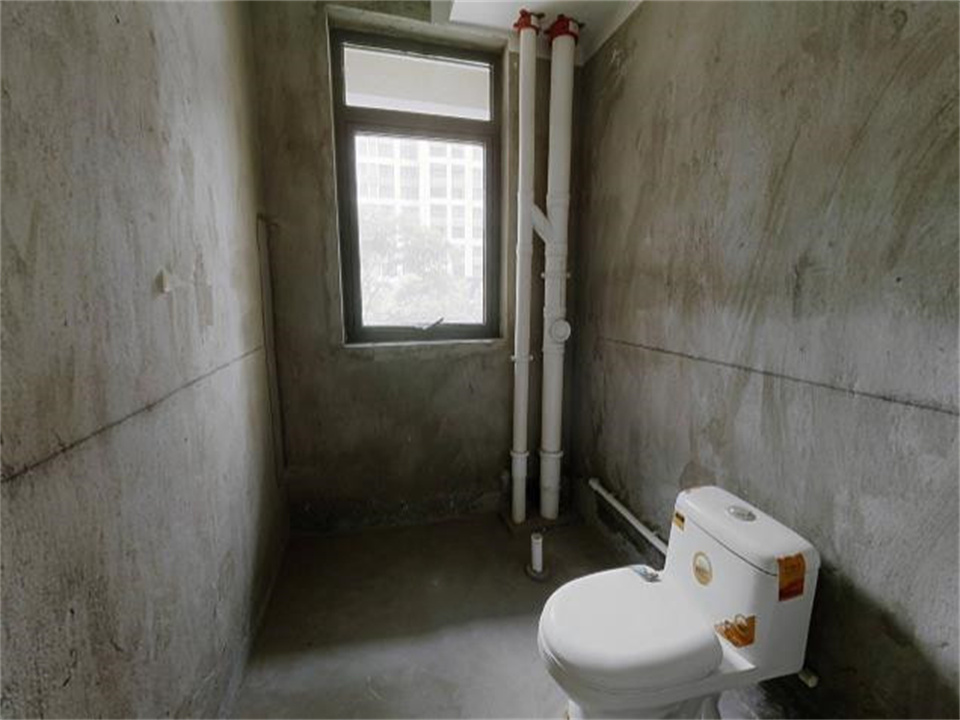 翠园 3室2厅2卫 133.48m&sup2;