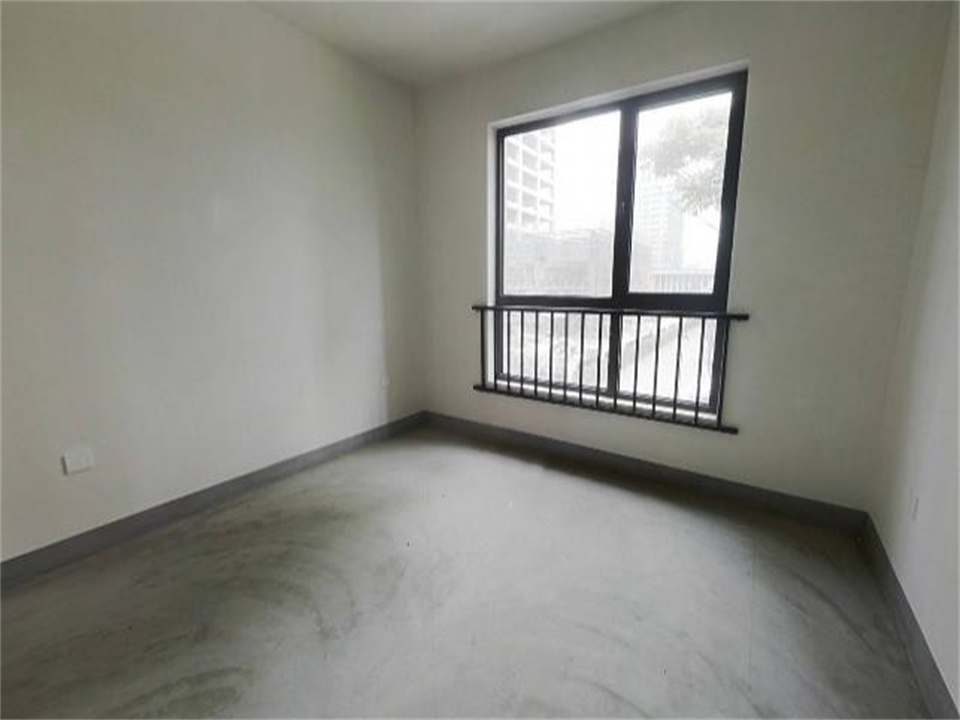 翠园 3室2厅2卫 133.48m&sup2;