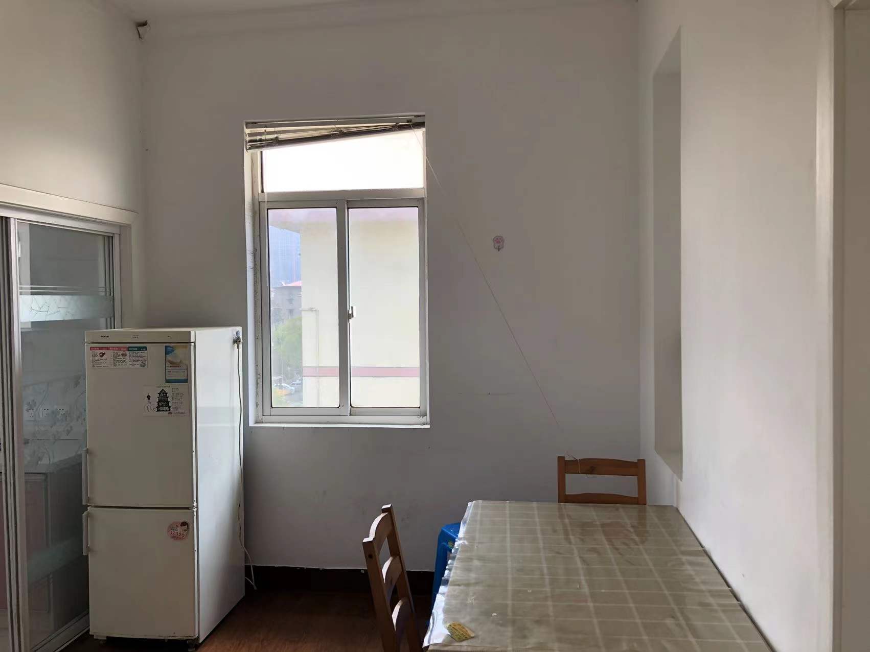 虹桥新村(朝霞路) 1室11厅1卫 47.00m&sup2;