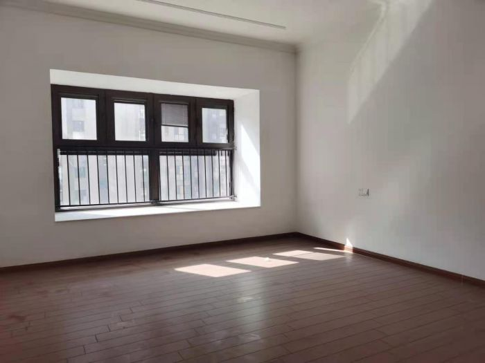 碧桂园时代悦城 5室2厅3卫 270m&sup2;