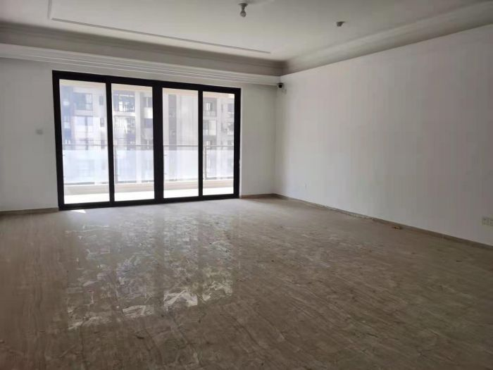 碧桂园时代悦城 5室2厅3卫 270m&sup2;