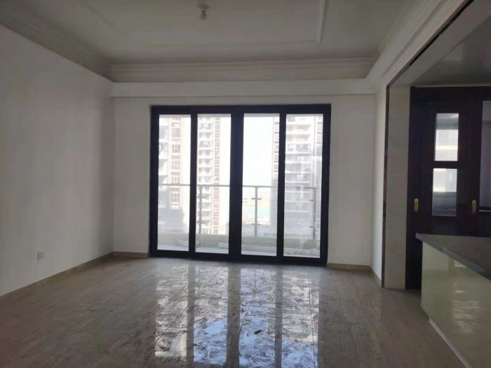 碧桂园时代悦城 5室2厅3卫 270m&sup2;