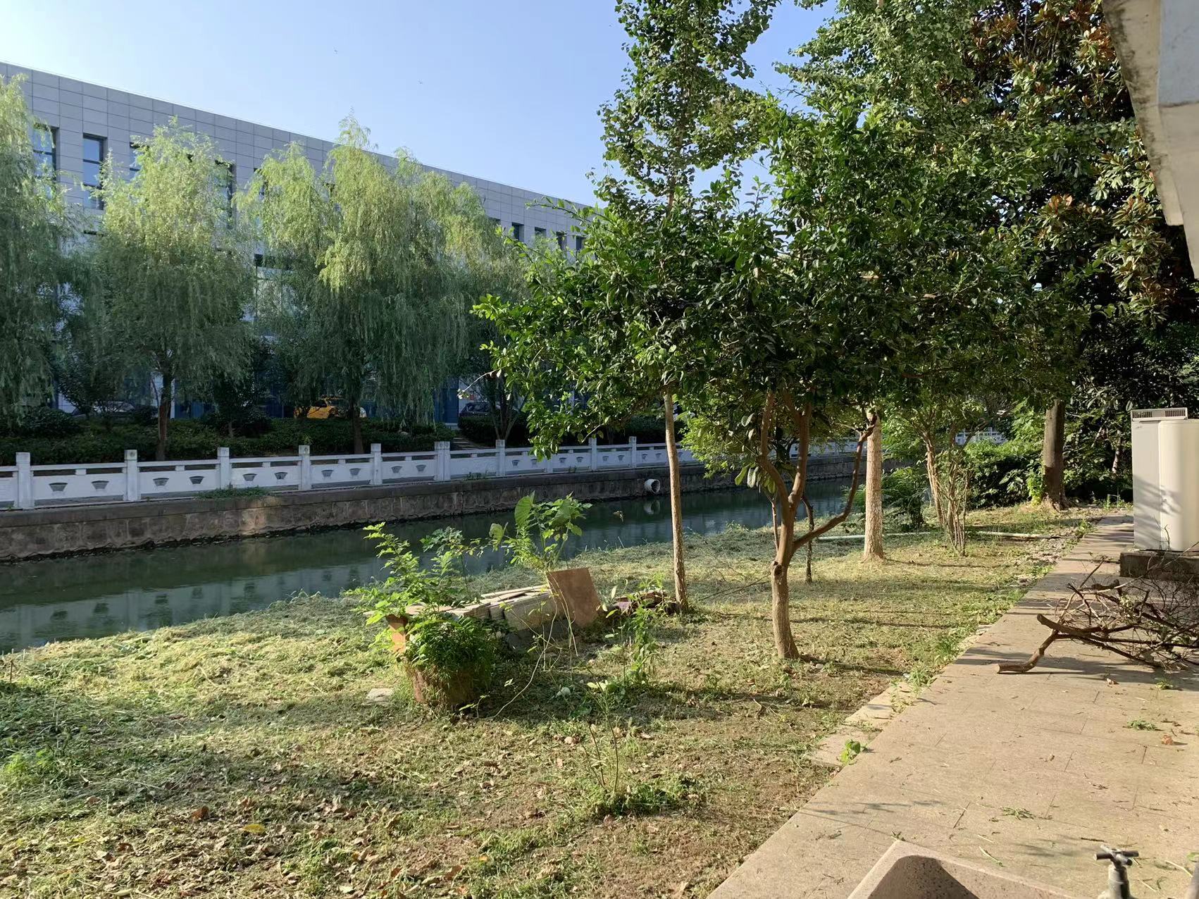 星湖花园 4室2厅2卫 280.00m&sup2;