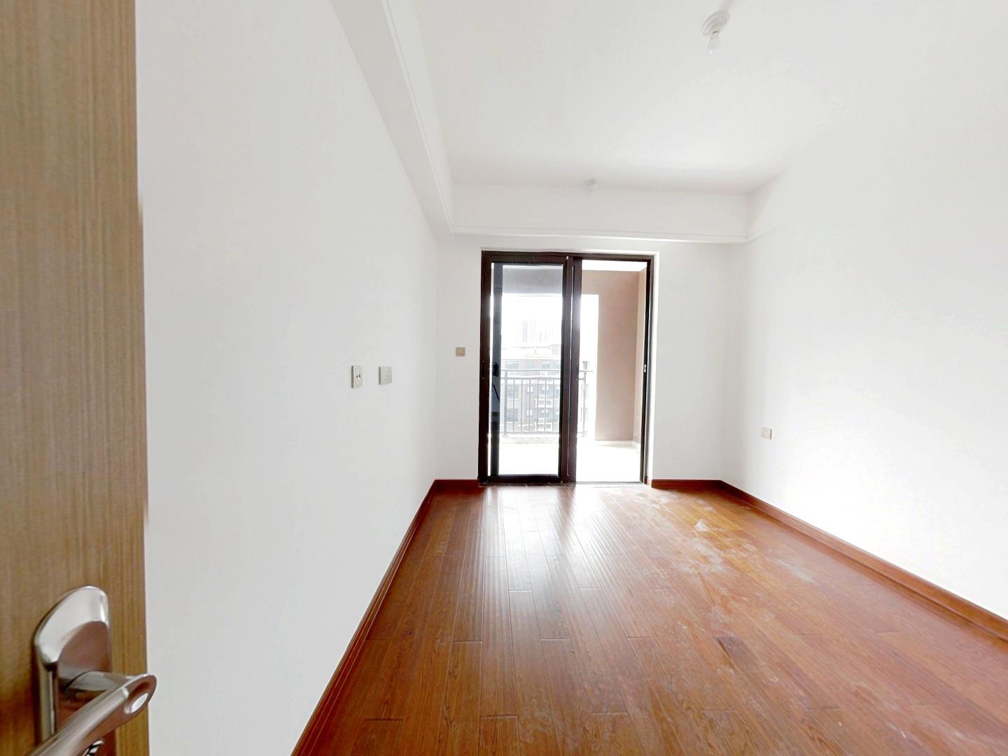 林肯公园 4室2厅2卫 123m&sup2;