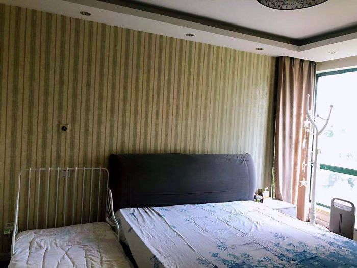 凤凰莱茵苑 4室2厅2卫 162m&sup2;