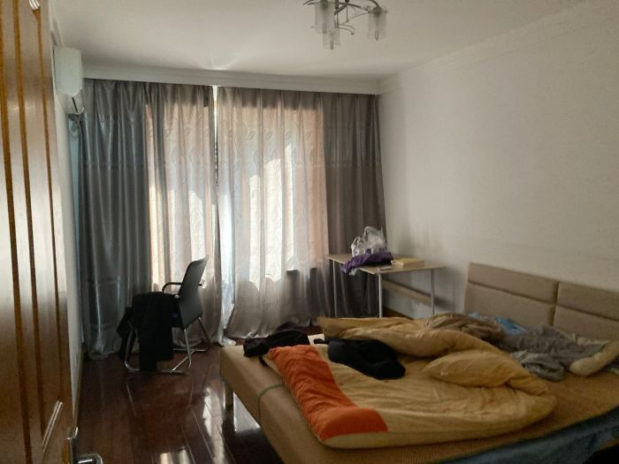 前景花苑 4室2厅1卫 139m&sup2;