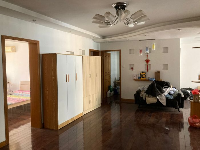 前景花苑 4室2厅1卫 139m&sup2;