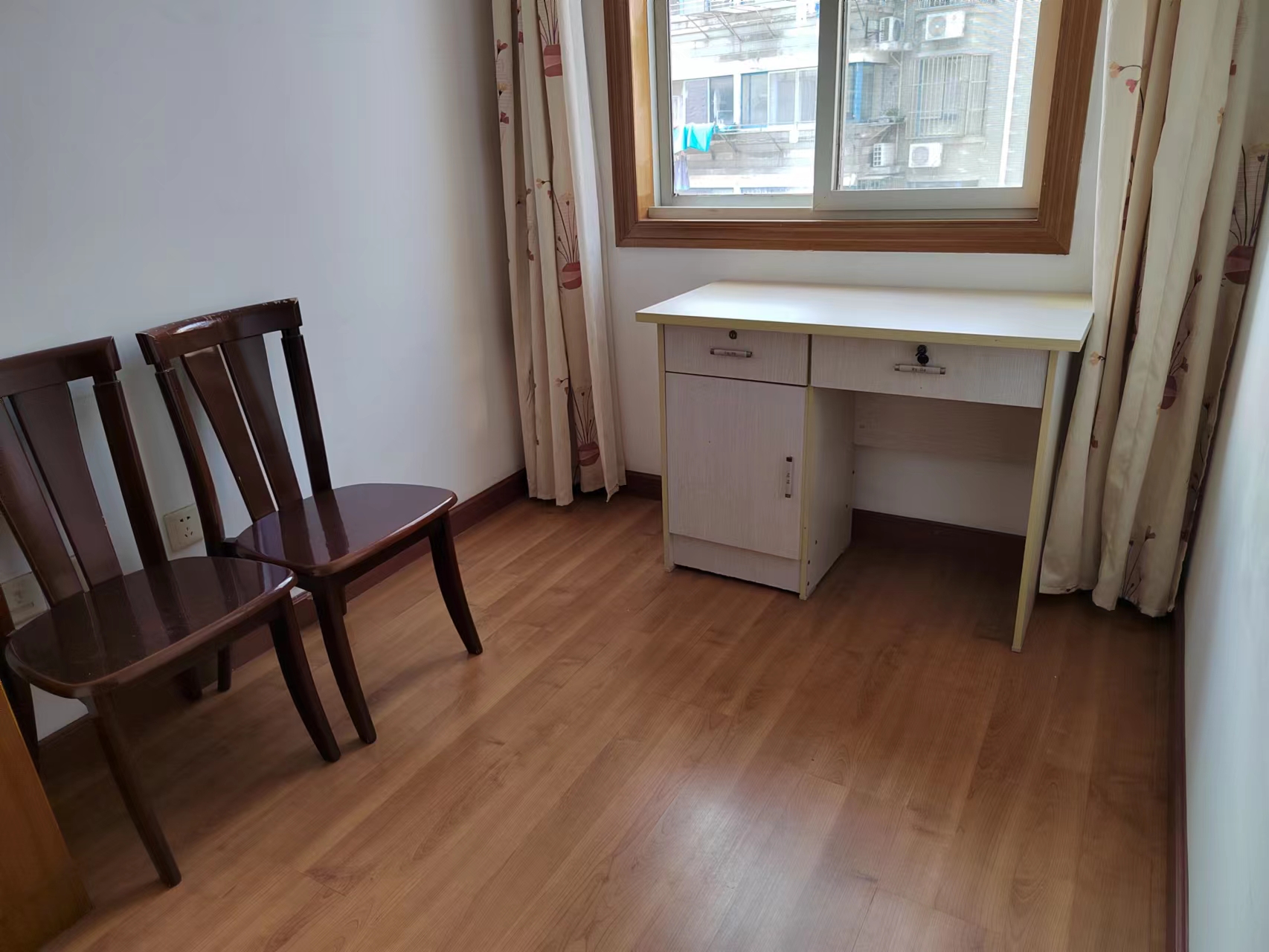 新建路新村 3室1厅1卫 90m&sup2;