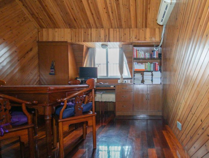和兴花苑 4室2厅1卫 136.00m&sup2;