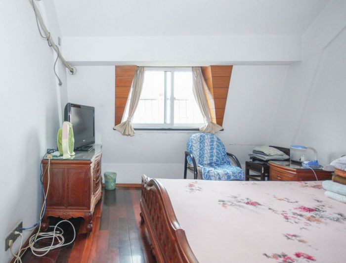 和兴花苑 4室2厅1卫 136.00m&sup2;