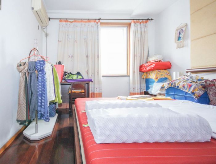 和兴花苑 4室2厅1卫 136.00m&sup2;