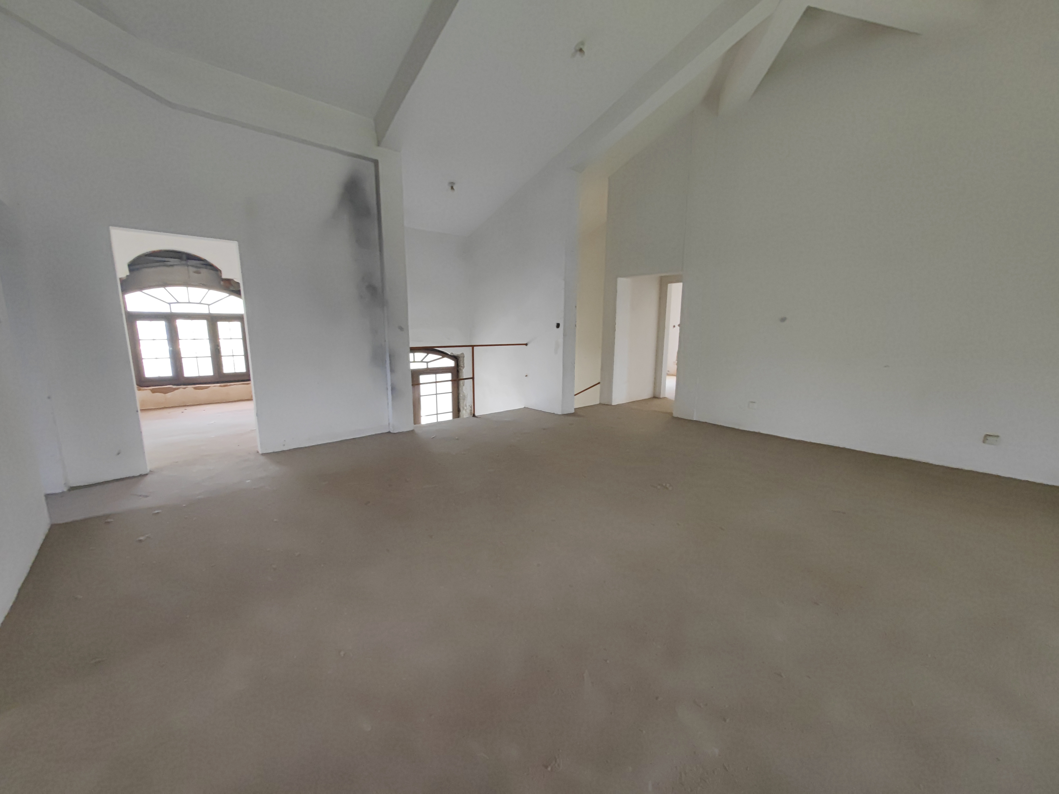 东郊庄园 4室4厅4卫 498m&sup2;