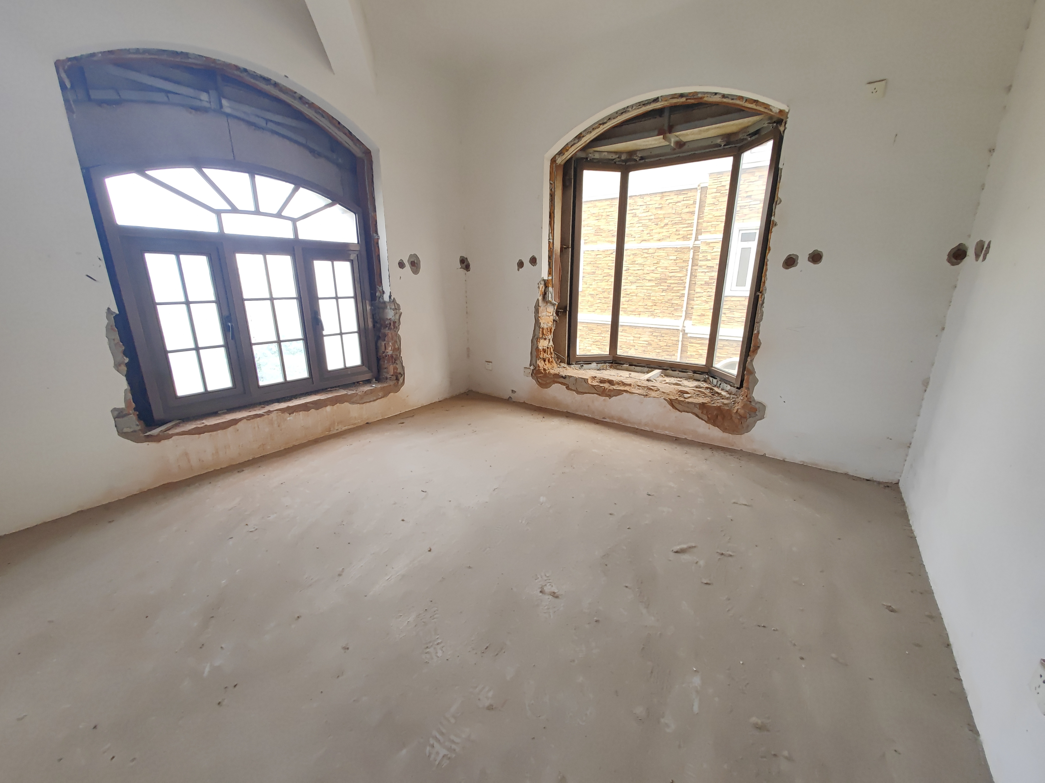 东郊庄园 4室4厅4卫 498m&sup2;