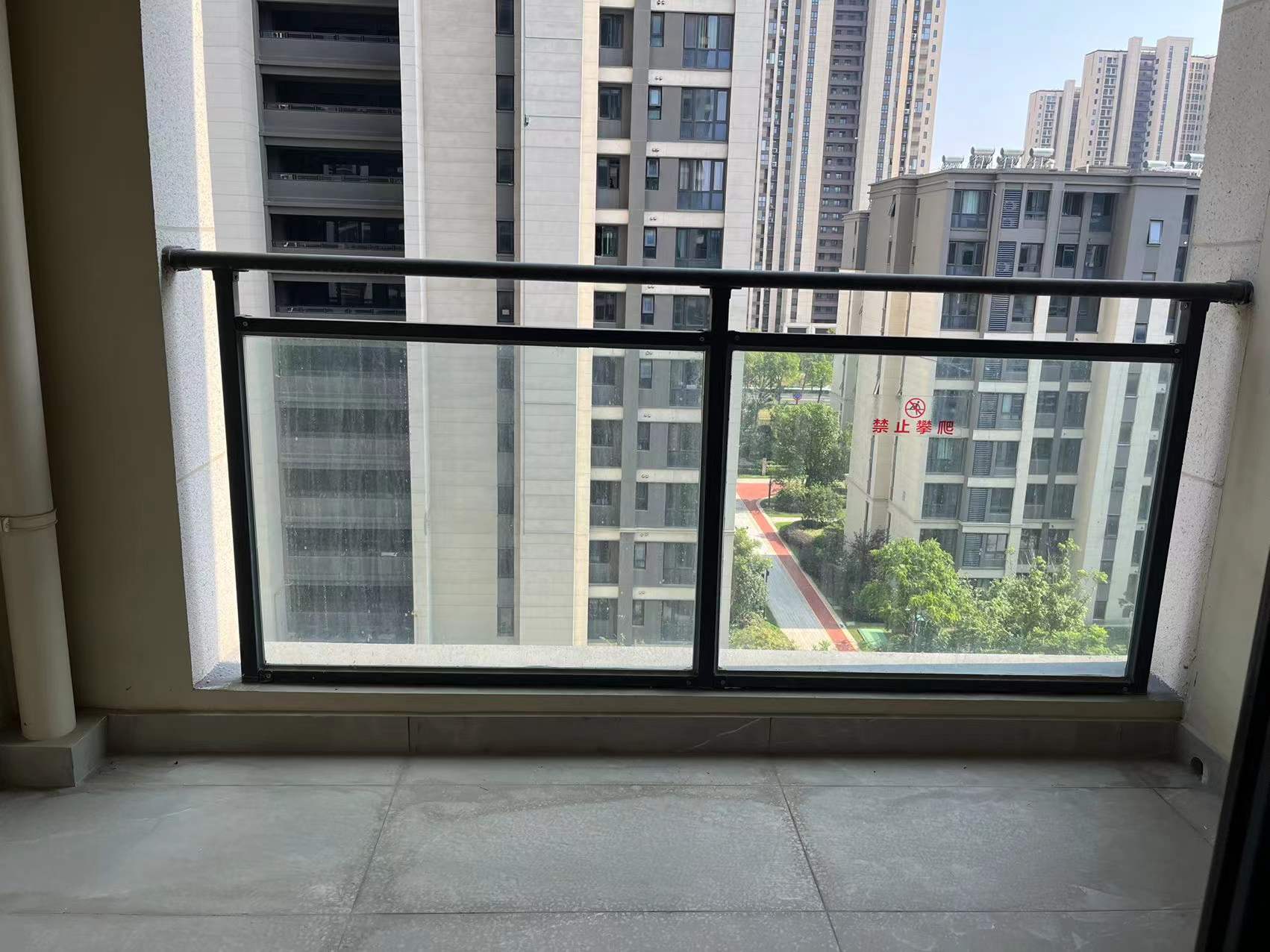 万科翡翠公园 3室2厅1卫 92m&sup2;