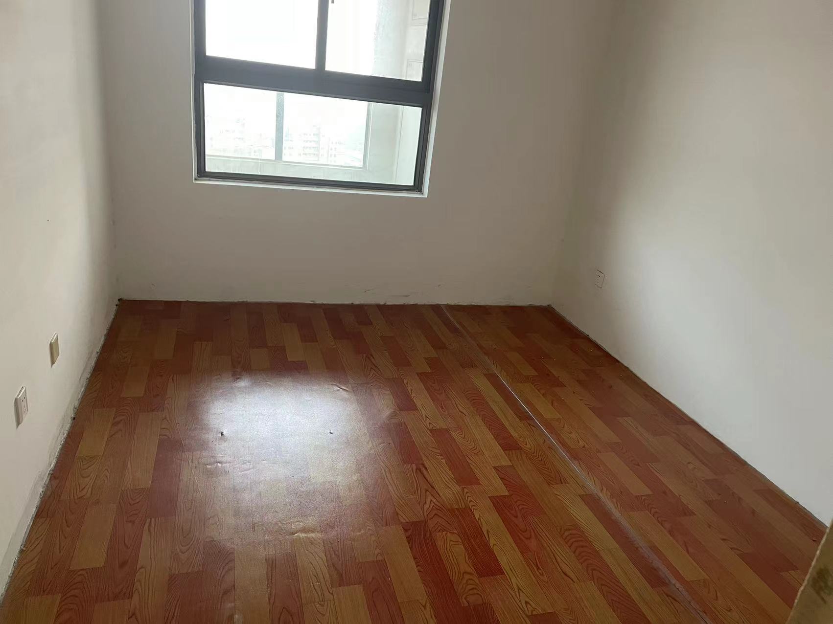 万濠星城 3室2厅1卫 99m&sup2;