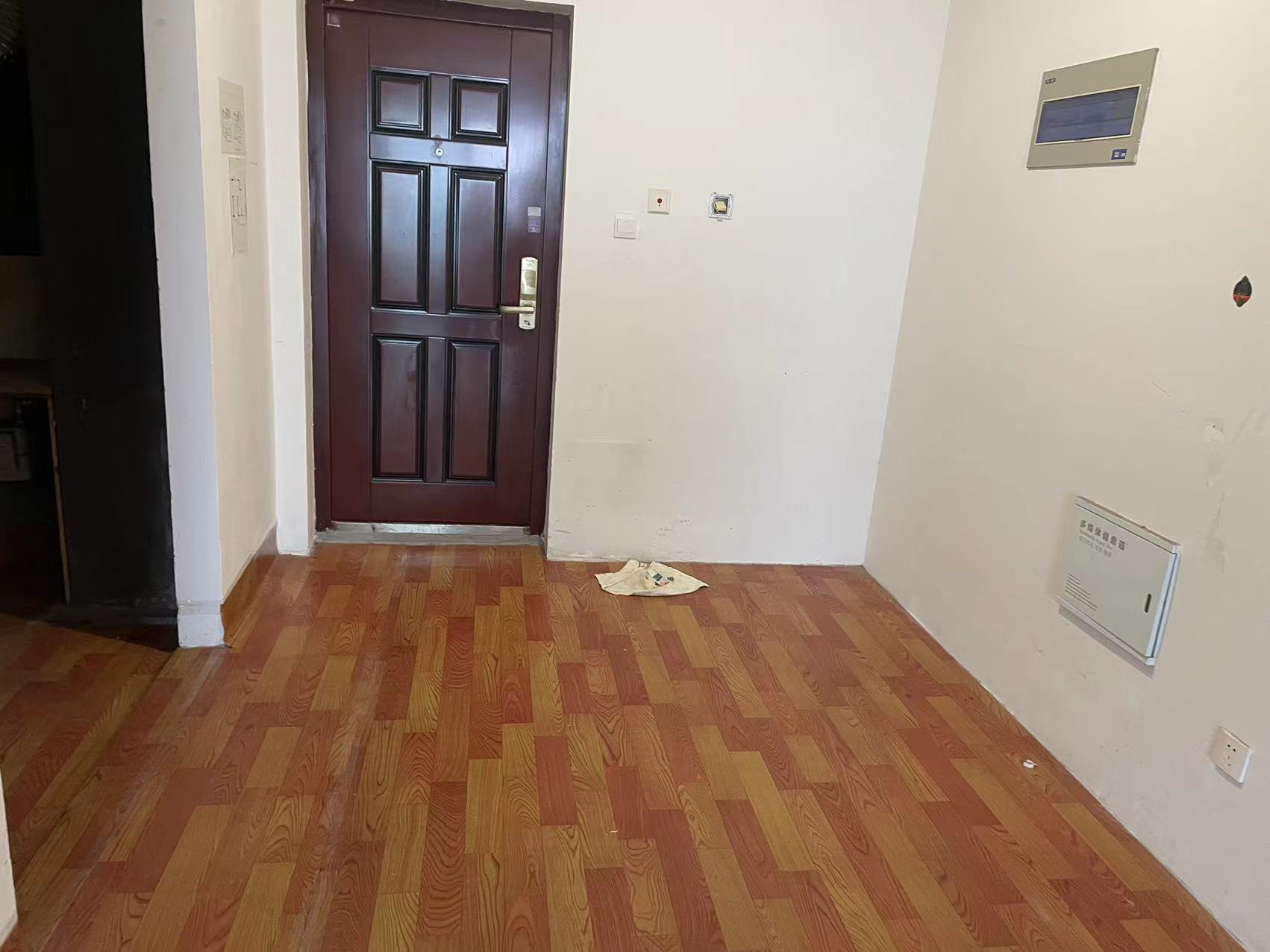 万濠星城 3室2厅1卫 99m&sup2;