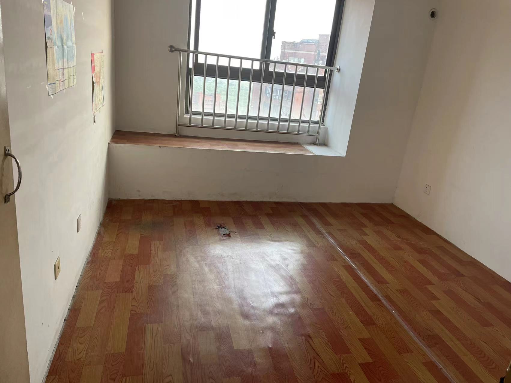 万濠星城 3室2厅1卫 99m&sup2;