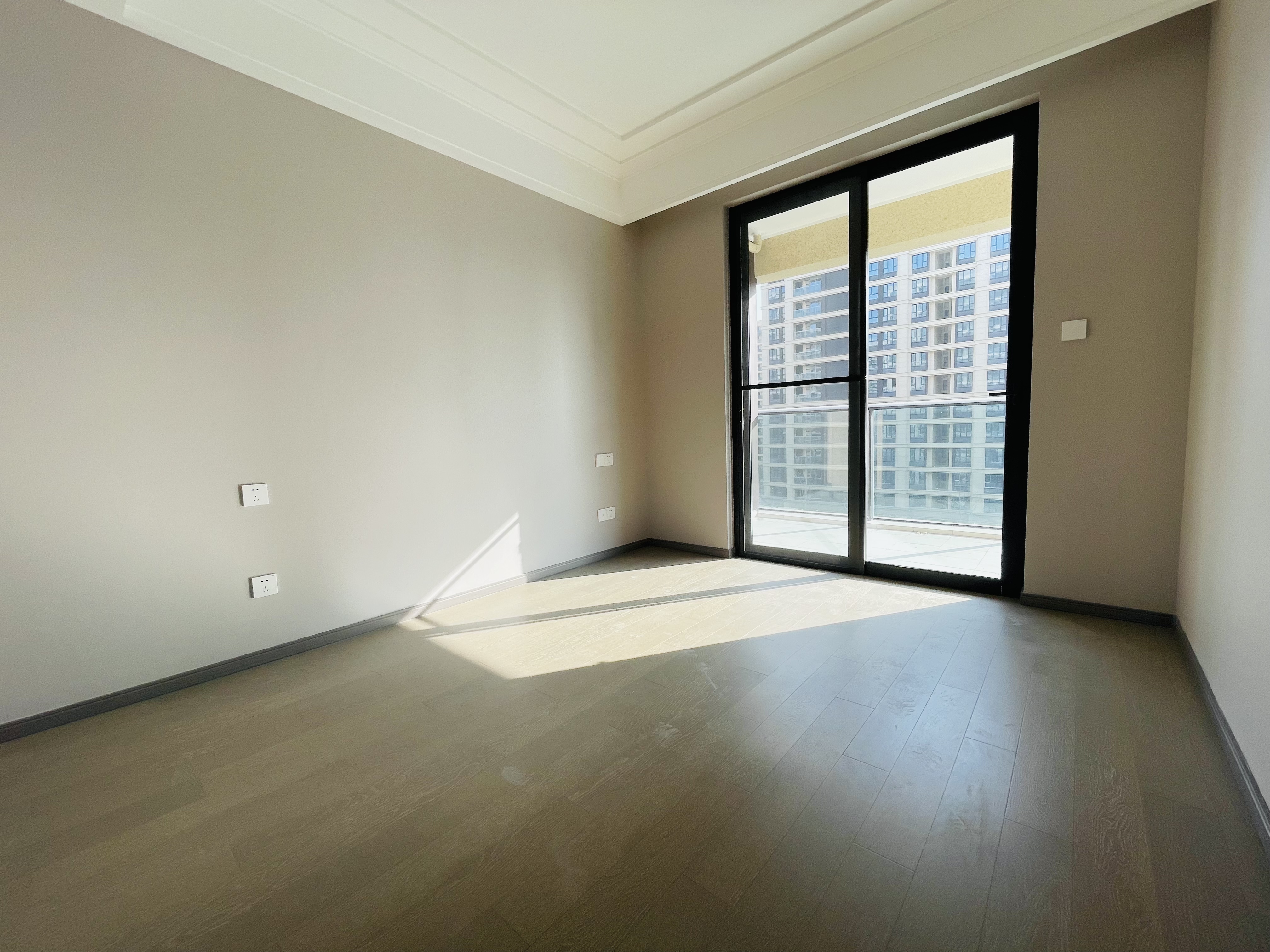 绿城&middot;诚园 4室2厅2卫 160m&sup2;