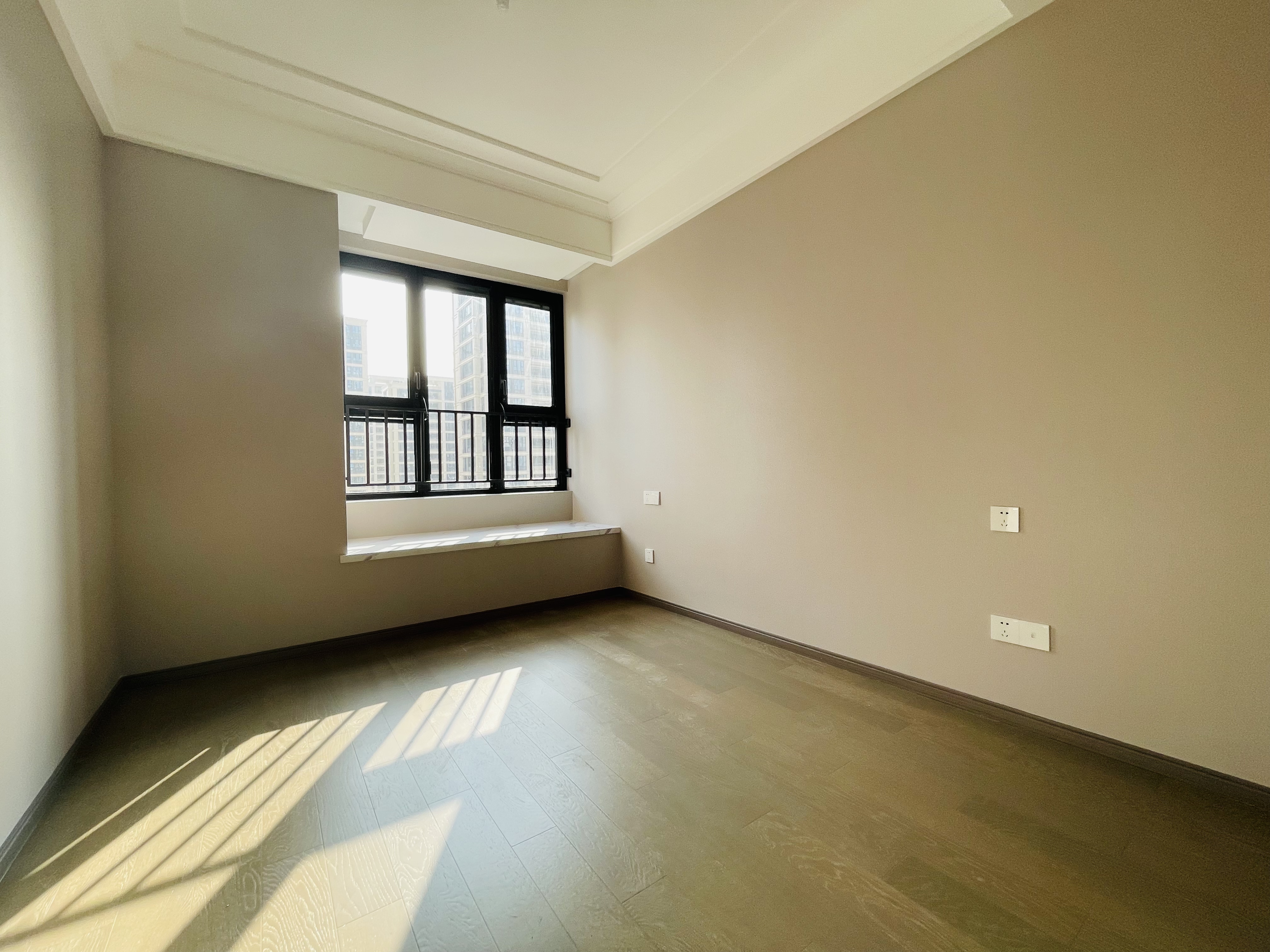 绿城&middot;诚园 4室2厅2卫 160m&sup2;