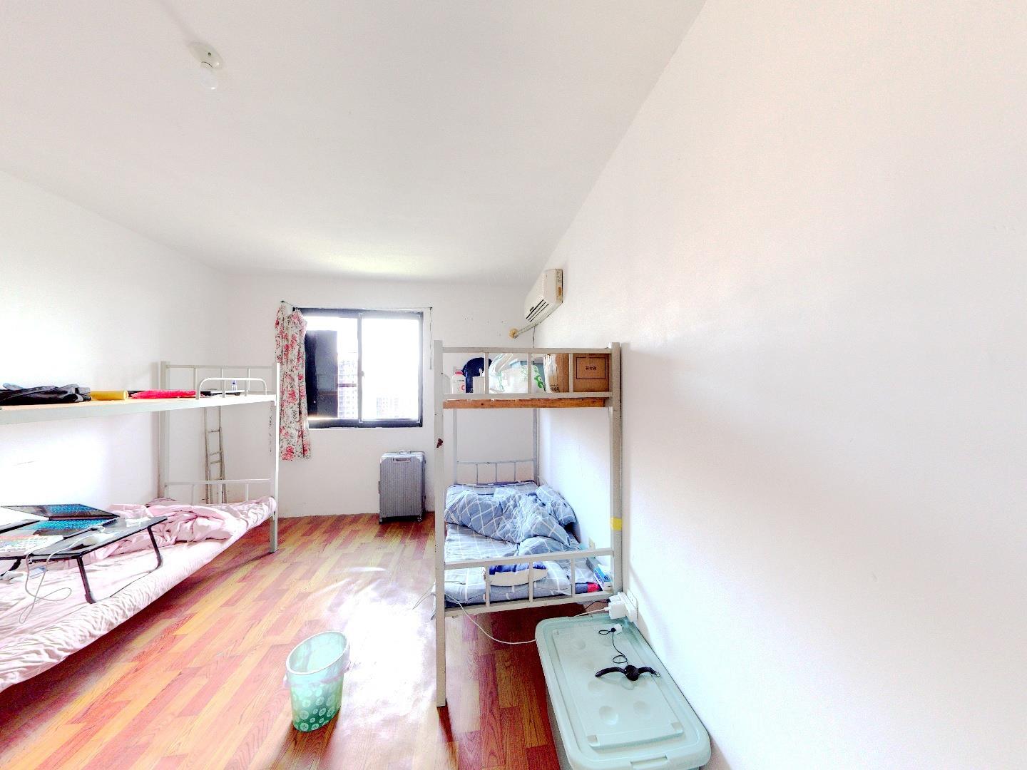 龙田花苑一期 3室2厅2卫 117.00m&sup2;