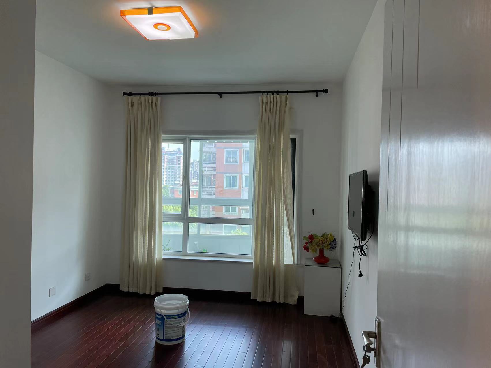 天安花园 4室2厅2卫 158m&sup2;