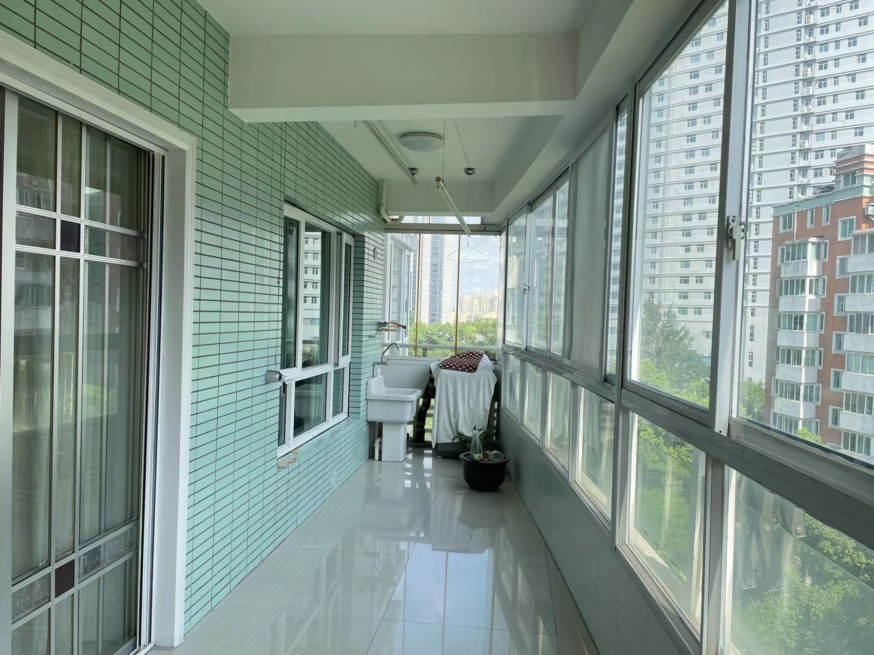 天安花园 4室2厅2卫 158m&sup2;