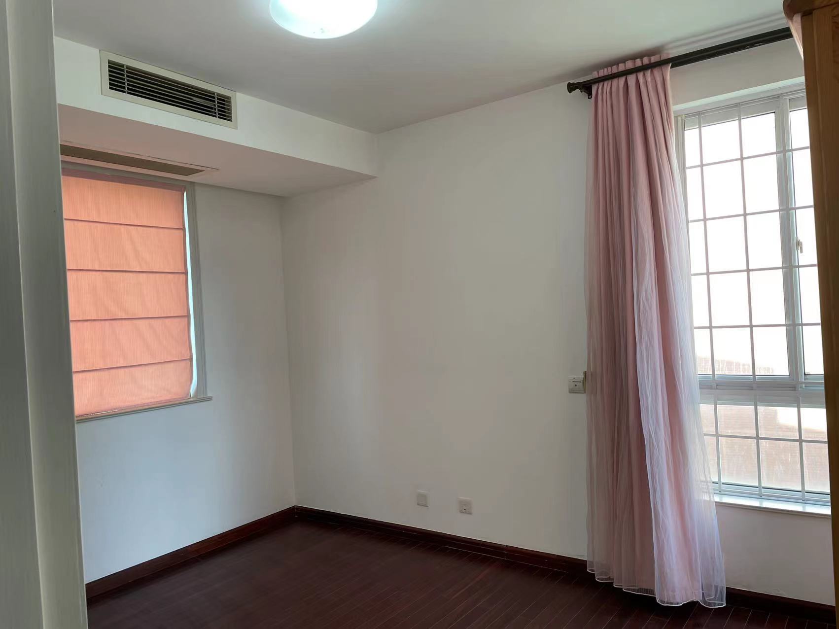 天安花园 4室2厅2卫 158m&sup2;