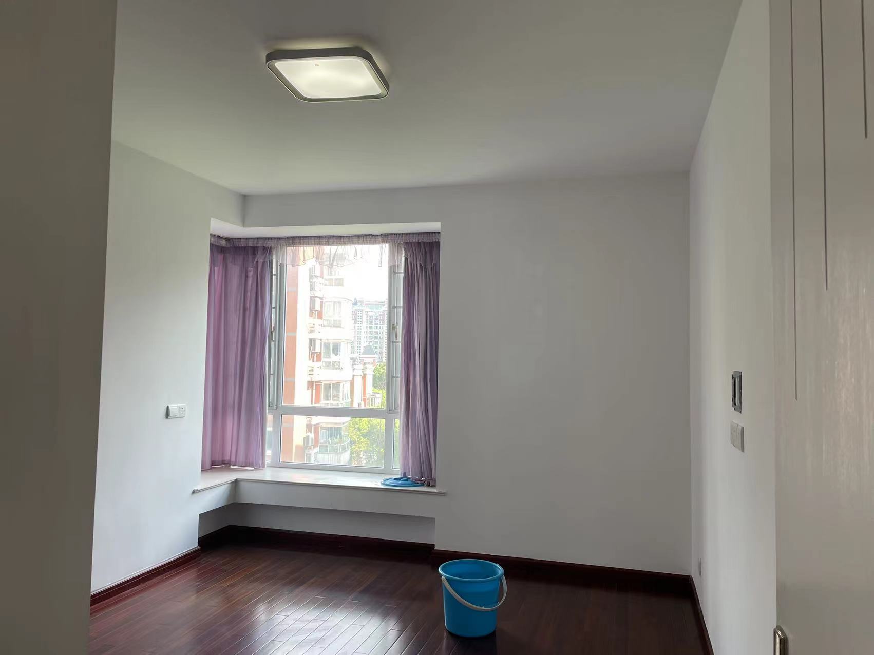 天安花园 4室2厅2卫 158m&sup2;