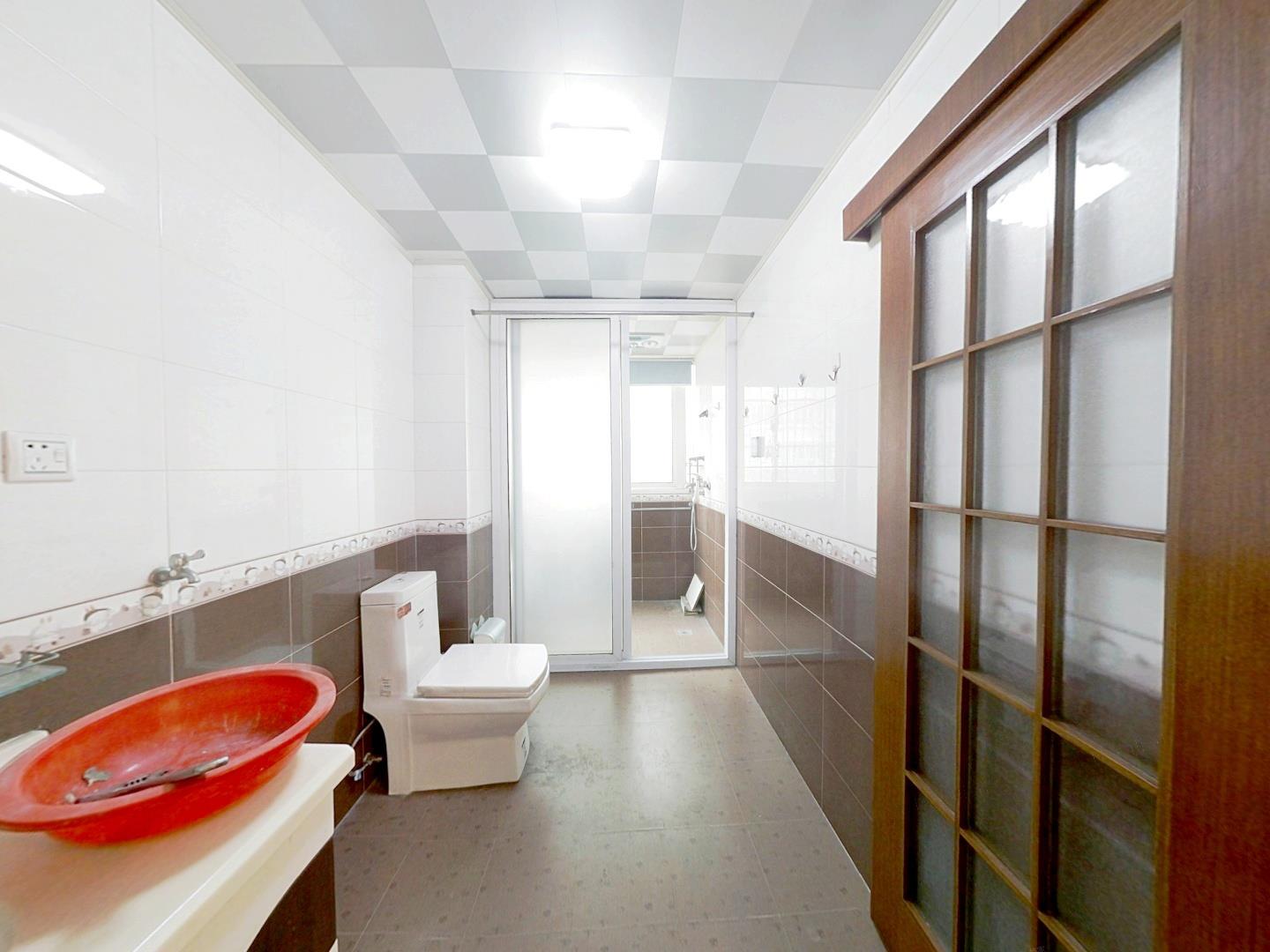 启秀花园 4室2厅2卫 175m&sup2;