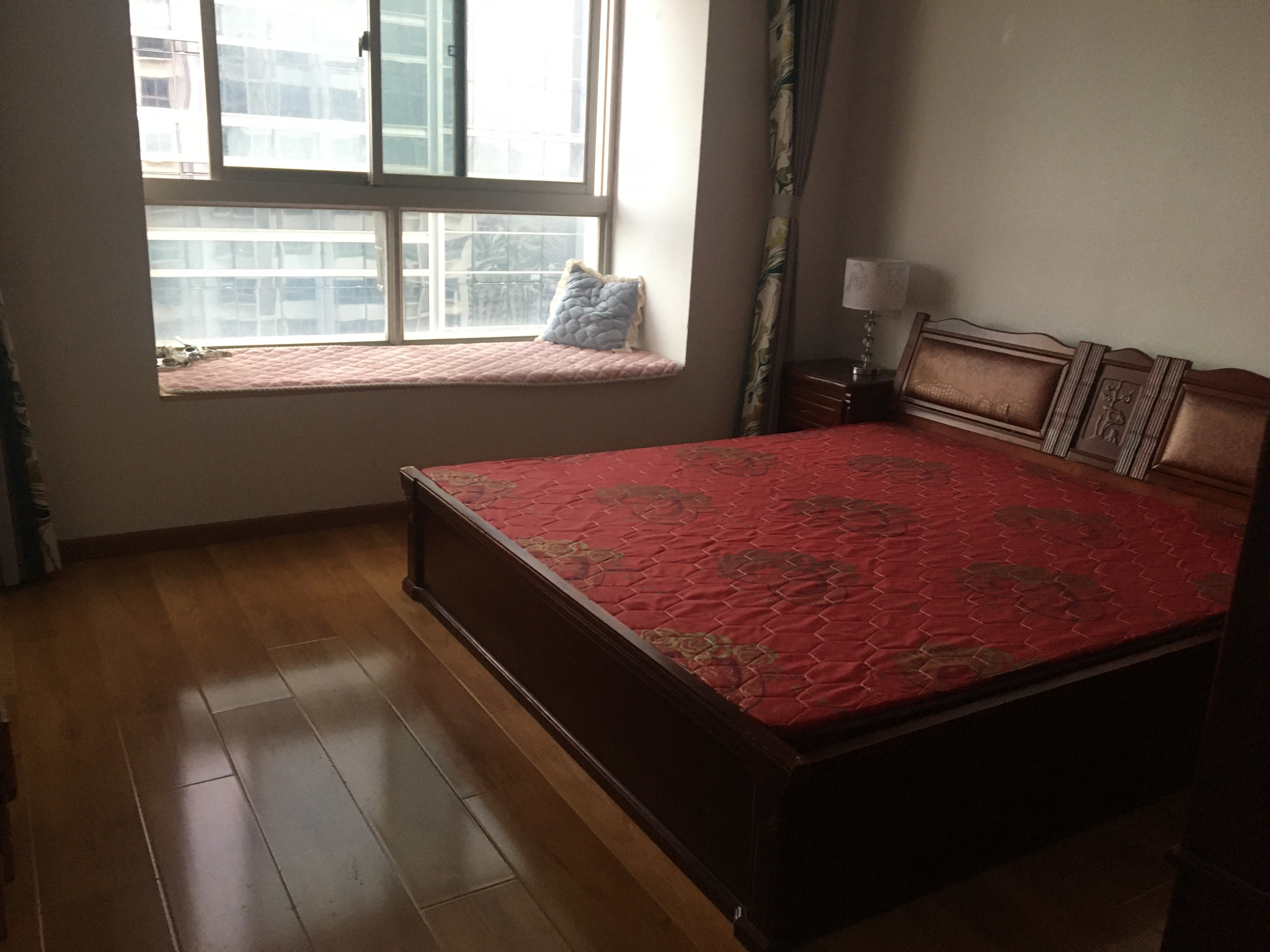 润华国际中心 3室1厅1卫 110m&sup2;