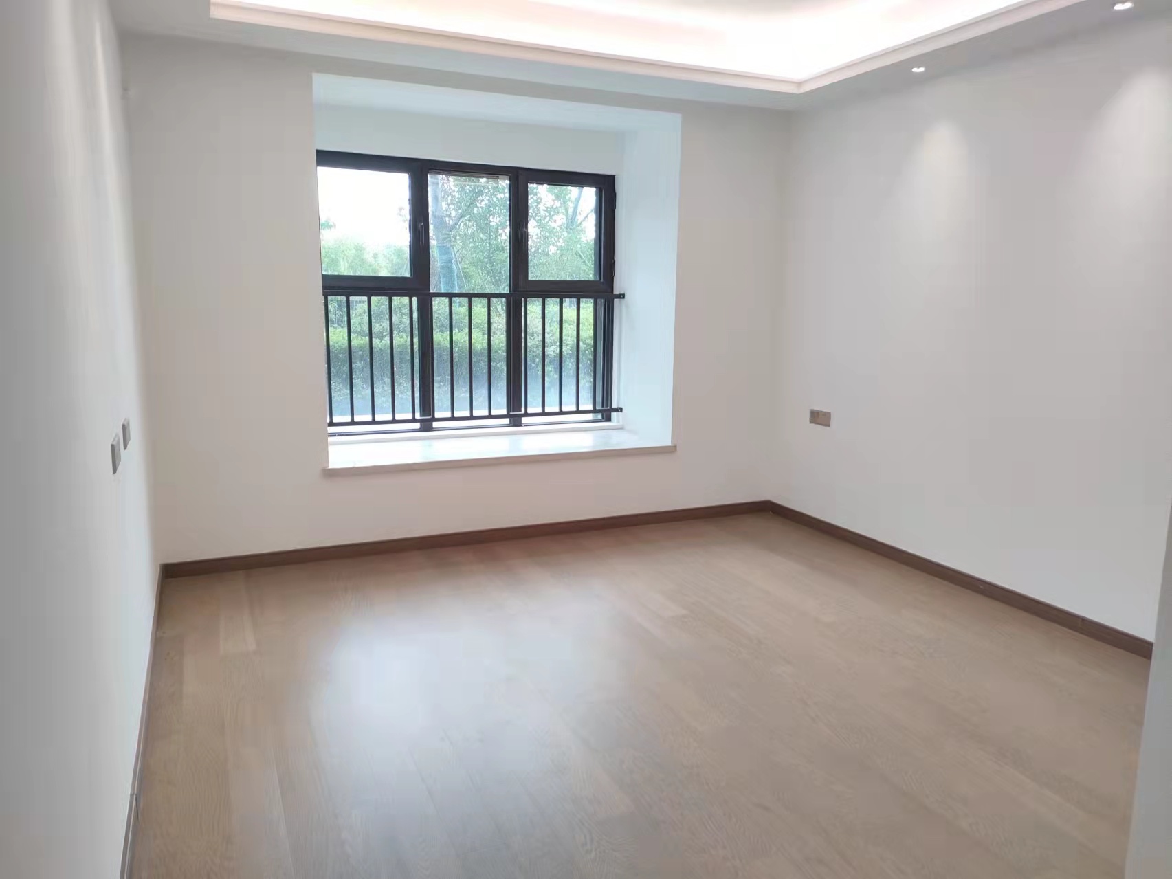 中海上东区 3室2厅2卫 121.93m&sup2;