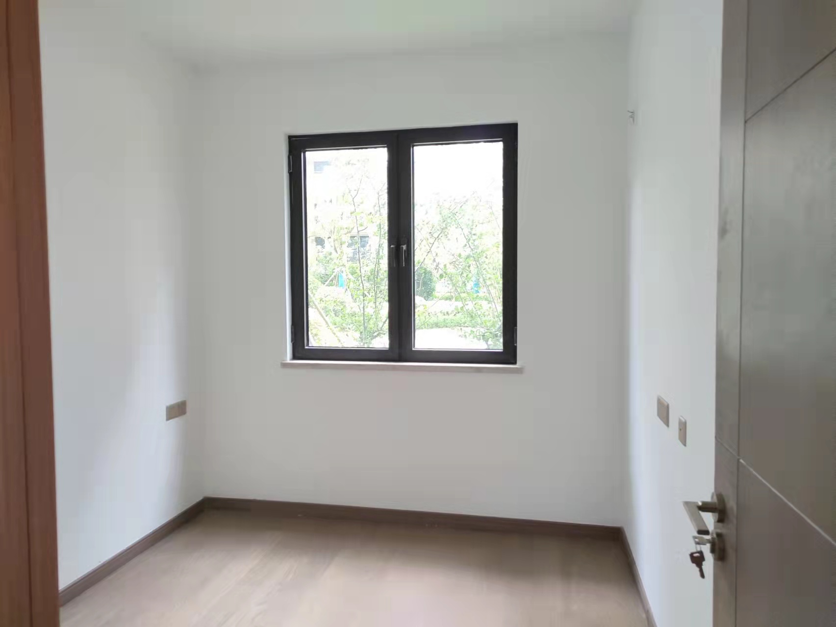 中海上东区 3室2厅2卫 121.93m&sup2;
