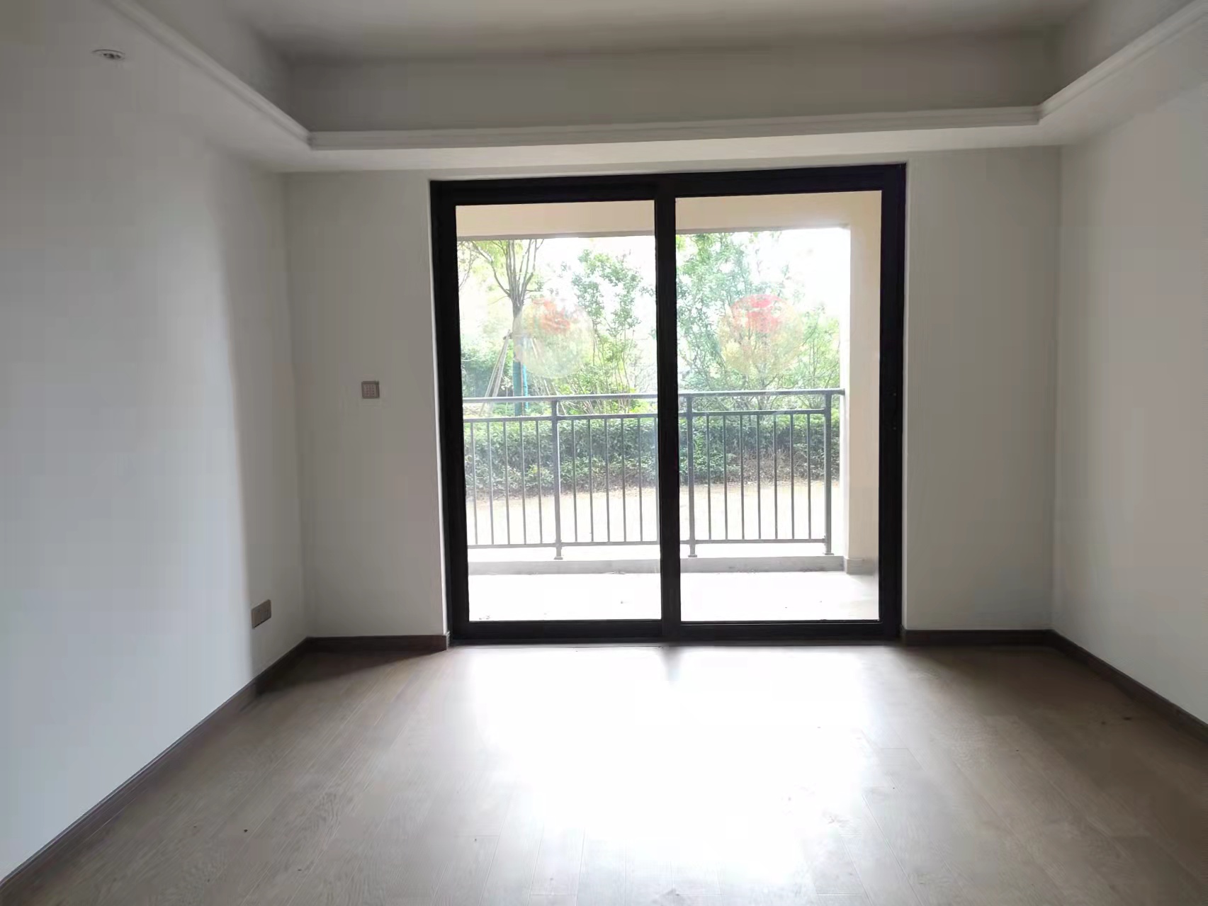 中海上东区 3室2厅2卫 121.93m&sup2;