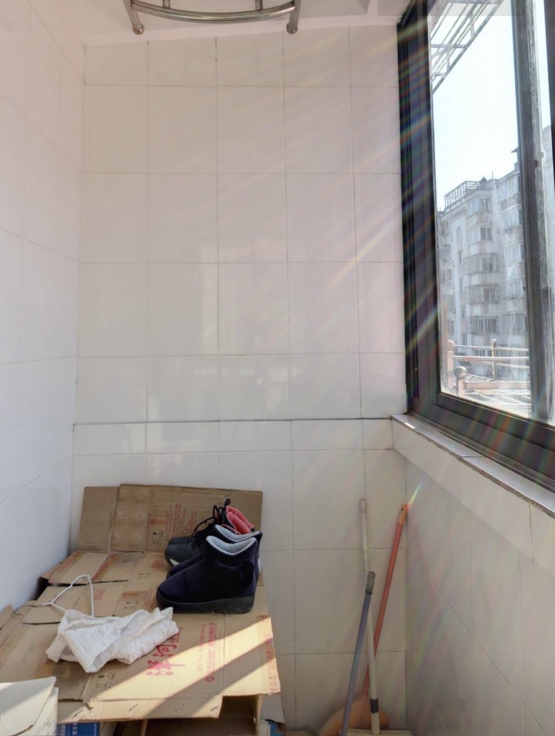 越江新村 3室1厅1卫 90m&sup2;