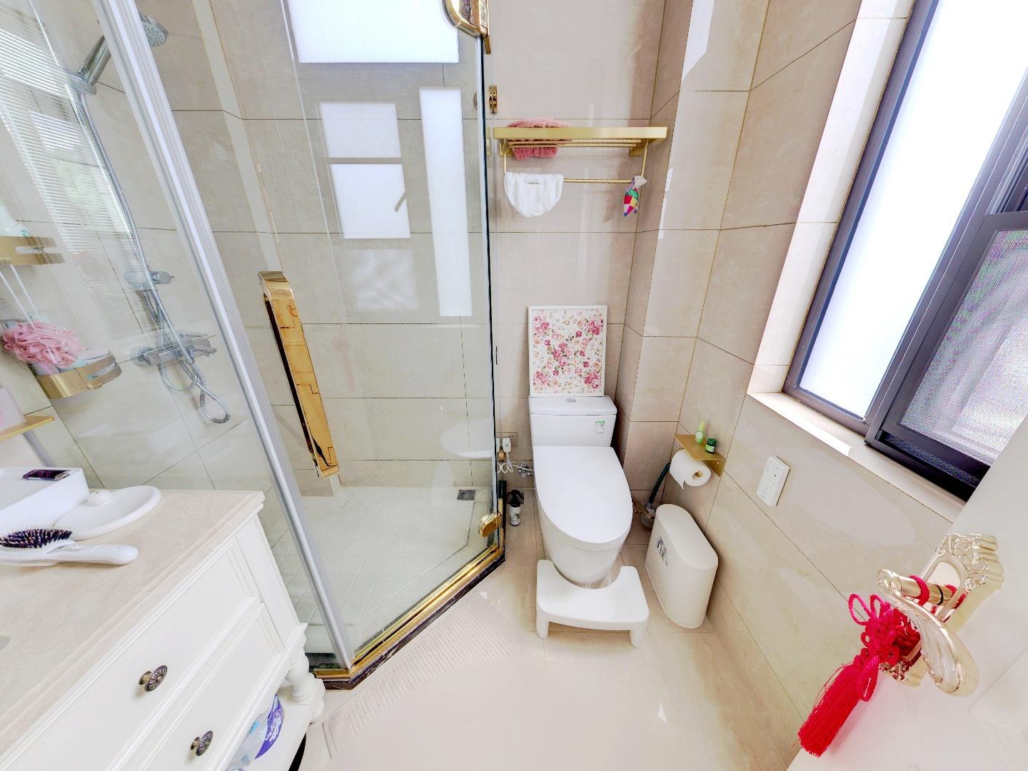 万濠山庄 4室2厅5卫 329.53m&sup2;