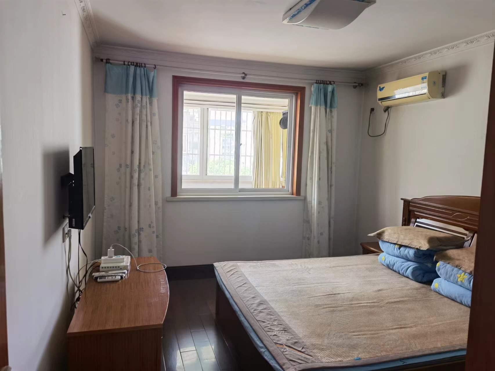 虹桥新苑 3室2厅1卫 121m&sup2;